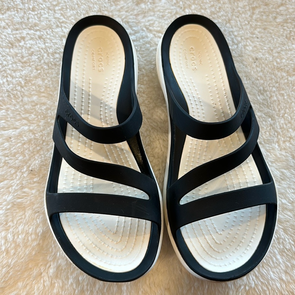 Women’s crocs